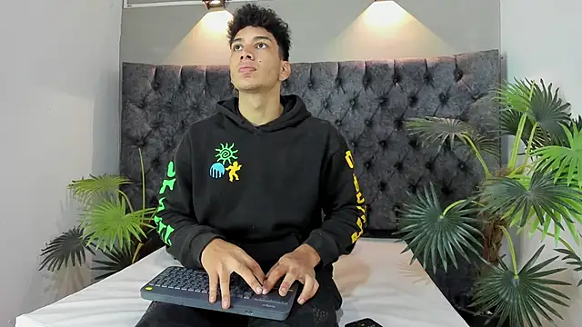 Snapshot of ALAN_REDINGER chatting on November 2025 01:10:01 PM ALAN REDINGER online show from November 2025 01:10:01 PM