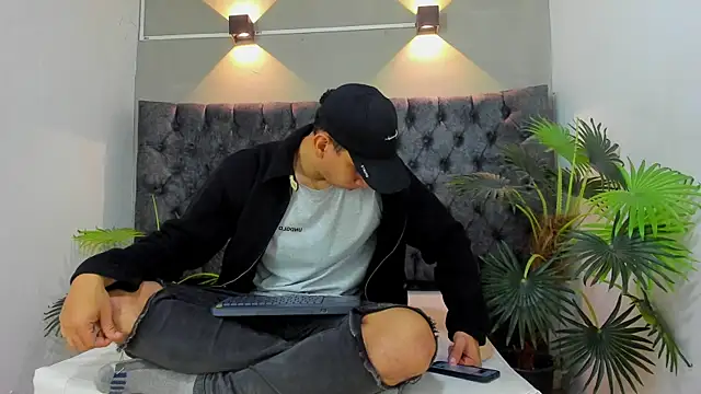 Snapshot of ALAN_REDINGER chatting on November 2025 01:12:02 PM ALAN REDINGER online show from November 2025 01:12:02 PM