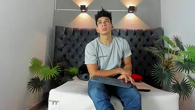 Snapshot of ALAN_REDINGER chatting on November 2025 01:13:01 PM ALAN REDINGER online show from November 2025 01:13:01 PM