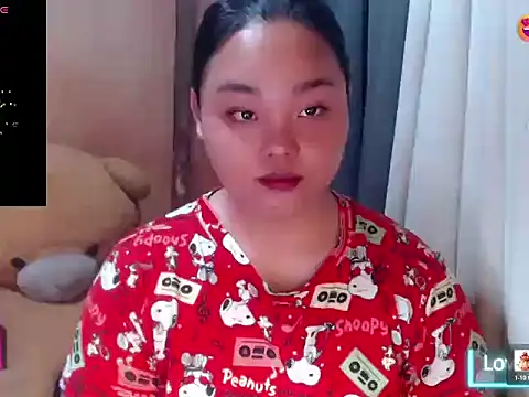 Snapshot of _Lylia chatting on June 2026 08:48:01 AM Lylia online show from June 2026 08:48:01 AM