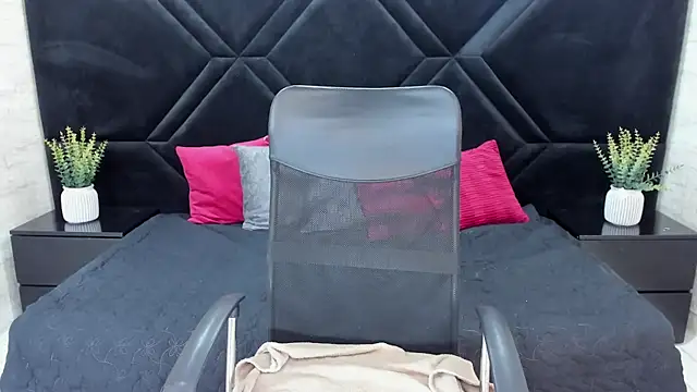 Dantzel  online show from January 2026 12:51:01 PM