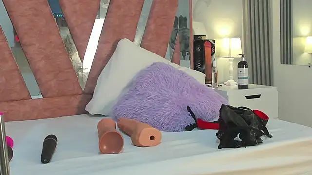 Wonderkloe  online show from March 2026 07:49:02 PM