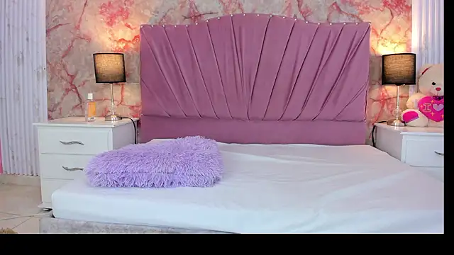 Wonderkloe  online show from March 2026 07:47:01 PM