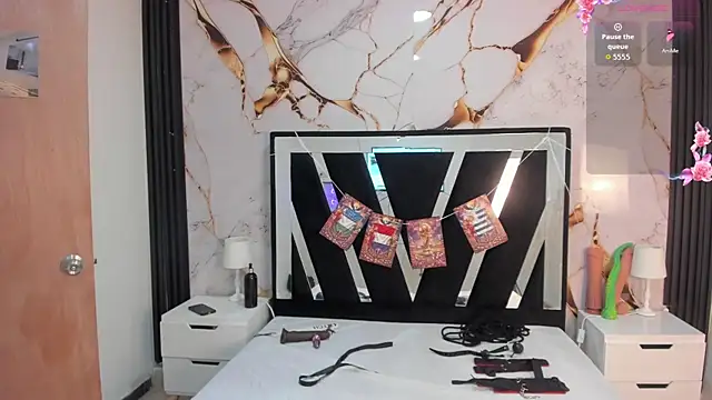 Wonderkloe  online show from July 2026 02:53:01 PM