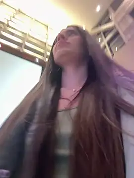 Isabella21  online show from April 2026 01:18:02 AM