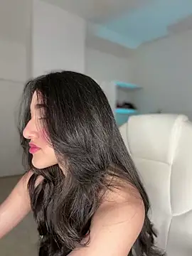Snapshot of julieta_jhonss chatting on June 2026 02:12:01 AM julieta jhonss online show from June 2026 02:12:01 AM