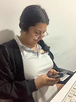 Velma star online show from September 2025 12:05:02 PM