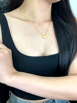 JennyQueen18 online show from October 2025 04:24:01 AM