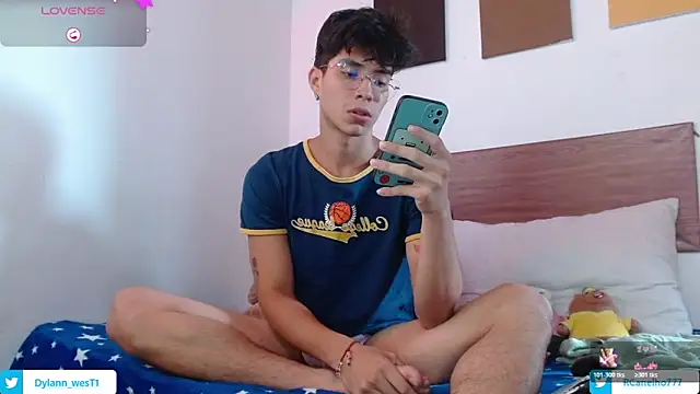 Dylann west online show from November 2025 06:32:01 PM