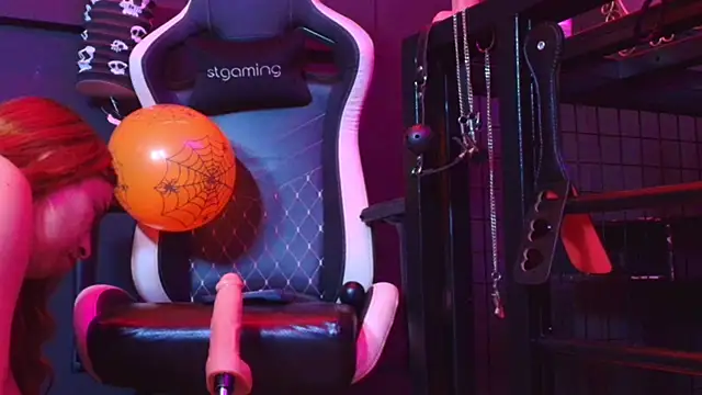 Snapshot of Meghan_storm chatting on October 2025 01:42:02 AM Meghan storm online show from October 2025 01:42:02 AM