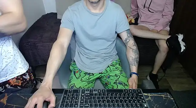 bossking017 online show from February 2025 06:04:02 PM