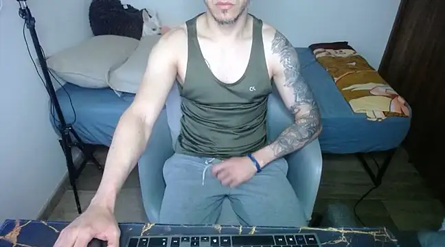 bossking017 online show from March 2025 12:36:02 PM