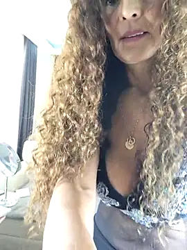 evasweett   online show from April 2026 02:30:01 PM