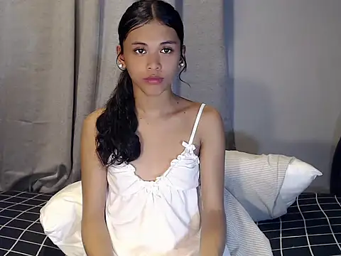 Snapshot of urcurlydiva chatting on January 2026 04:05:01 AM urcurlydiva online show from January 2026 04:05:01 AM