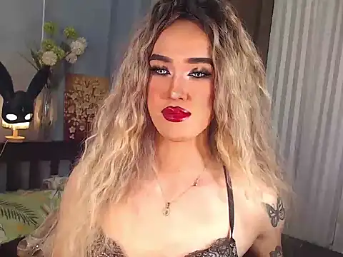 Snapshot of AleinaCroft chatting on September 2025 12:32:02 AM AleinaCroft online show from September 2025 12:32:02 AM