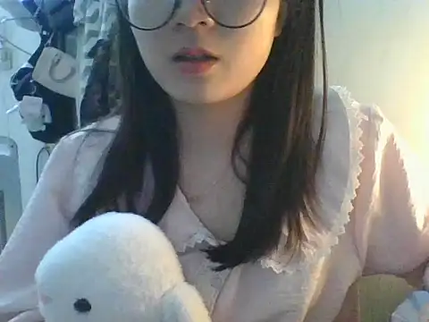 Linzly online show from November 2025 04:31:02 PM