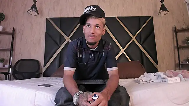 Thiagoferreti online show from September 2025 03:28:01 AM