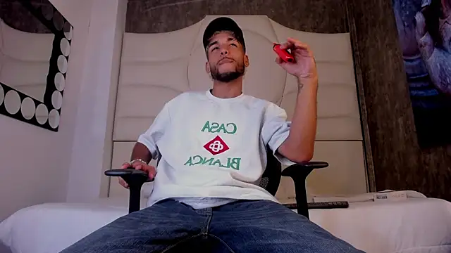 Thiagoferreti online show from September 2025 03:43:01 AM