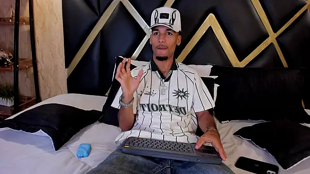 Thiagoferreti online show from January 2026 03:31:02 AM