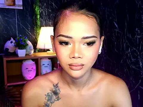 ur holly lexie online show from October 2025 03:32:02 AM