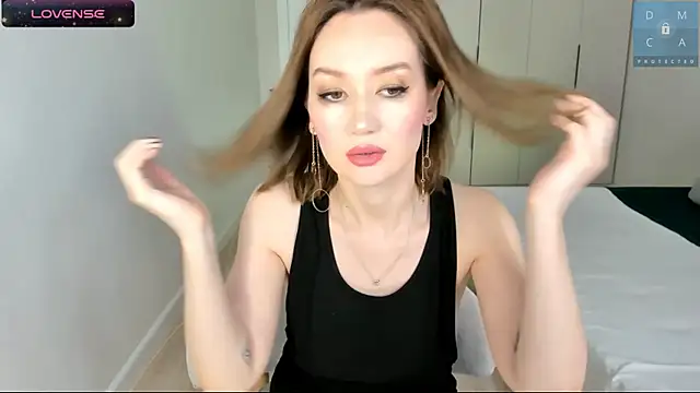 Snapshot of MinaDiamondd chatting on June 2026 04:45:01 AM MinaDiamondd online show from June 2026 04:45:01 AM