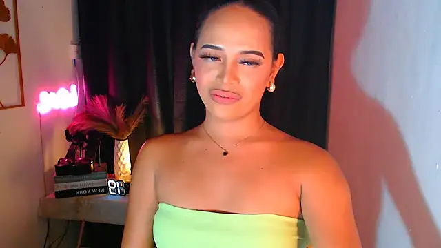 Lorainnelustts online show from November 2025 01:20:02 AM