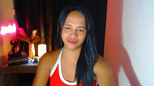 Lorainnelustts online show from December 2025 04:45:01 PM