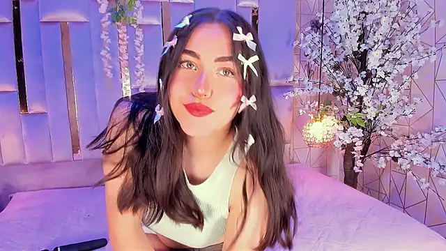 HannaCollins  online show from October 2025 01:29:02 PM