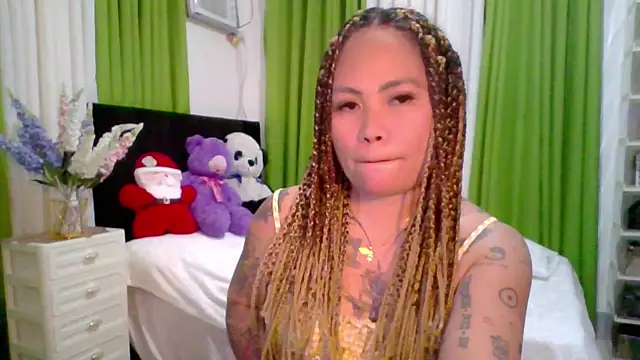 Snapshot of EstellaStarXxx chatting on November 2025 04:30:01 PM EstellaStarXxx online show from November 2025 04:30:01 PM