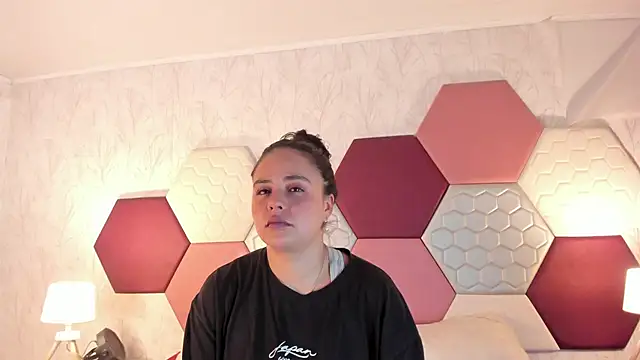 Snapshot of ArielleWilde chatting on November 2025 04:12:02 AM ArielleWilde online show from November 2025 04:12:02 AM