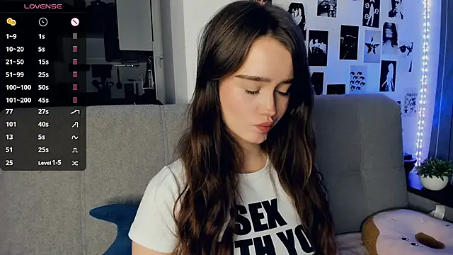 lovelyalivia online show from December 2025 09:47:02 AM