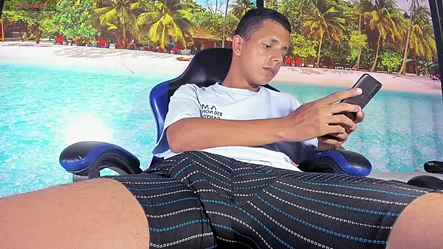 BigMonstercoks69 online show from March 2026 10:27:02 PM