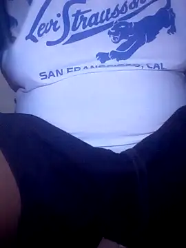 Snapshot of OnlyMoneyIwanT chatting on October 2025 07:56:02 PM OnlyMoneyIwanT online show from October 2025 07:56:02 PM