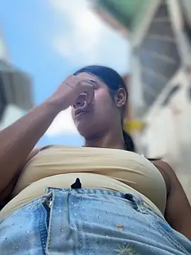 Kaily Sweet16 online show from April 2026 05:57:01 PM