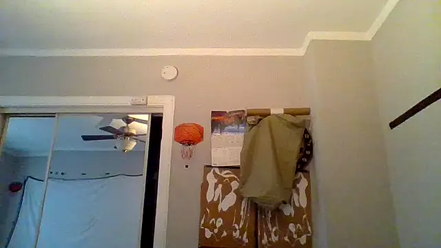 JezOne555 online show from December 2025 10:04:02 PM