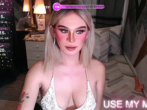 Snapshot of superhotangelxx chatting on April 2026 03:46:01 AM superhotangelxx online show from April 2026 03:46:01 AM
