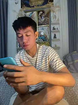 Snapshot of xshyboyx chatting on October 2025 12:01:02 PM xshyboyx online show from October 2025 12:01:02 PM