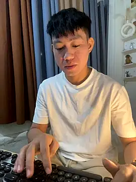 xshyboyx online show from October 2025 10:43:02 AM