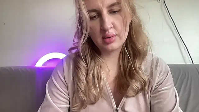 Snapshot of Kadayy1 chatting on September 2025 10:37:01 AM Kadayy1 online show from September 2025 10:37:01 AM