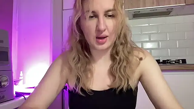 Kadayy1 online show from October 2025 06:17:02 PM