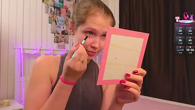 BeatrixCarIeton online show from November 2025 07:25:02 PM