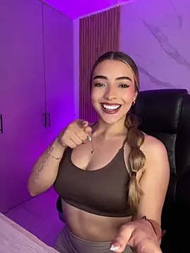 Snapshot of KYLIE_JONES6 chatting on July 2026 02:27:02 AM KYLIE JONES6 online show from July 2026 02:27:02 AM