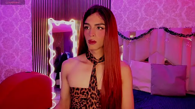 LIHIAN TAY online show from November 2025 03:29:02 AM