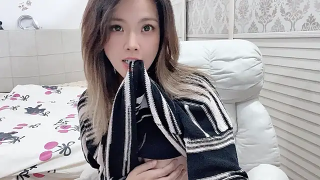 Holiland online show from October 2025 01:19:02 AM