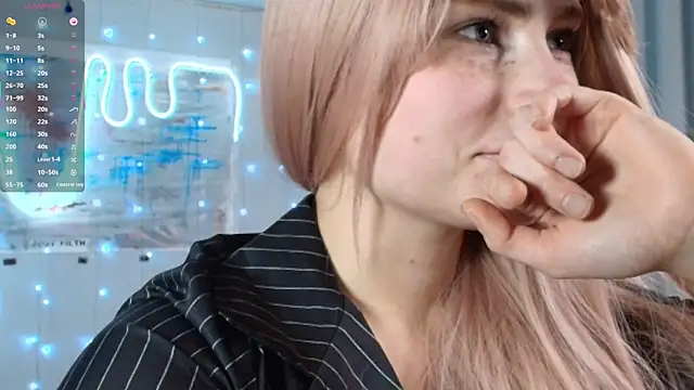 PieraMarch online show from September 2025 07:15:02 PM