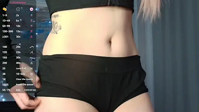 PieraMarch online show from October 2025 06:52:01 PM