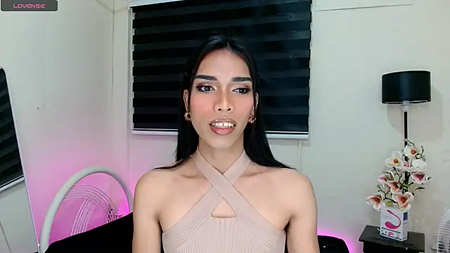 Snapshot of angelaxmonroe chatting on September 2025 03:38:02 PM angelaxmonroe online show from September 2025 03:38:02 PM