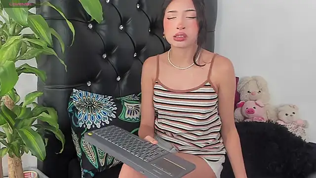 Britney Rose online show from October 2025 04:25:02 AM