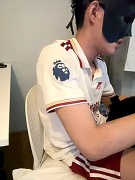 boyhigh1997 online show from November 2025 07:08:02 AM