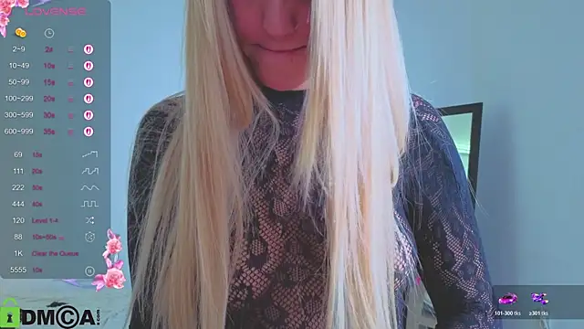 Snapshot of Emmi_crystal chatting on April 2026 07:44:01 AM Emmi crystal online show from April 2026 07:44:01 AM